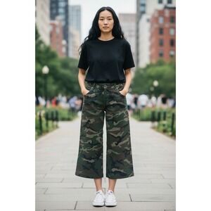 Flamingals Women's Flare Jeans Size M (6-8) Camo Print